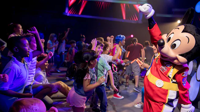 Onde encontrar o Mickey em Orlando | Viagem Disney | Hollywood Studios | Disney Junior Dance Party!
